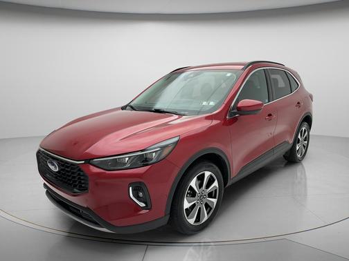 Rapid Red Metallic Tinted Clearcoat 2023 Ford Escape Platinum