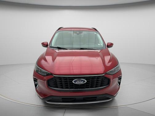 Rapid Red Metallic Tinted Clearcoat 2023 Ford Escape Platinum