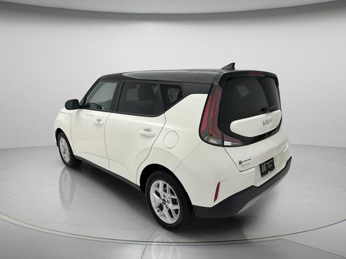 Clear White/Black Roof 2025 Kia Soul S