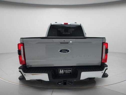 Avalanche 2026 Ford F-350 Lariat
