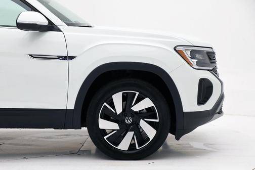 2025 Volkswagen Atlas Cross Sport 2.0T SE w/Technology 4MOTION