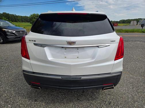 Crystal White Tricoat 2018 Cadillac XT5 Base