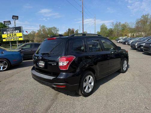 Crystal Black Silica 2016 Subaru Forester 2.5i