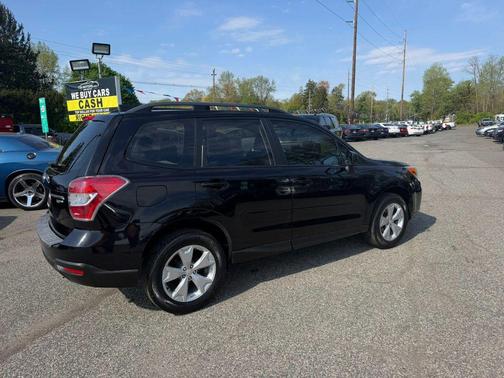 Crystal Black Silica 2016 Subaru Forester 2.5i