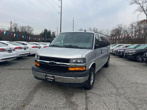 2017 Chevrolet Express 3500 LT