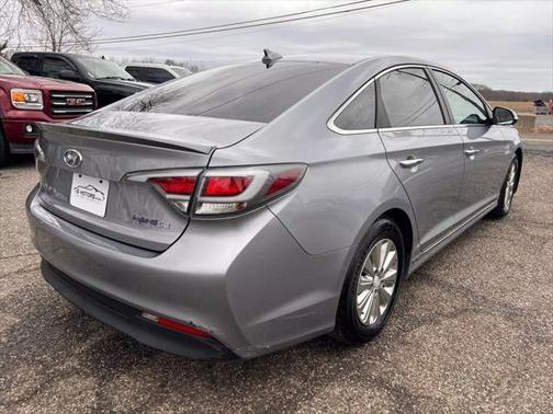 2016 Hyundai SONATA Hybrid SE