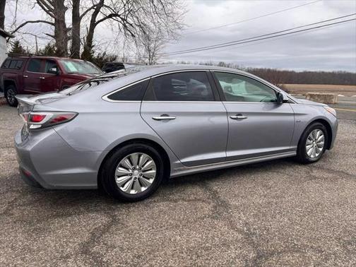 2016 Hyundai SONATA Hybrid SE