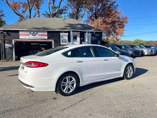 2018 Ford Fusion Hybrid SE