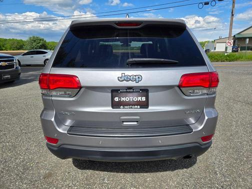 Billet Silver Metallic Clearcoat 2019 Jeep Grand Cherokee Laredo