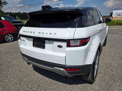 White 2017 Land Rover Range Rover Evoque SE