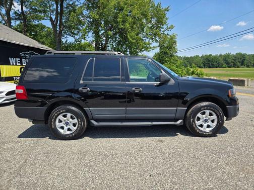 Black 2016 Ford Expedition XL Sport Utility 4D