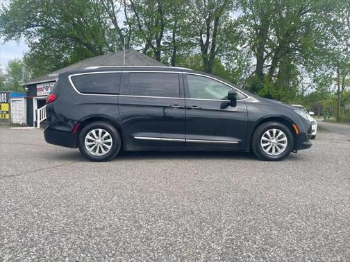 2018 Chrysler Pacifica Touring-L
