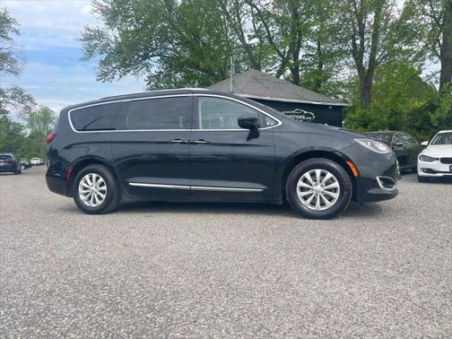 2018 Chrysler Pacifica Touring-L