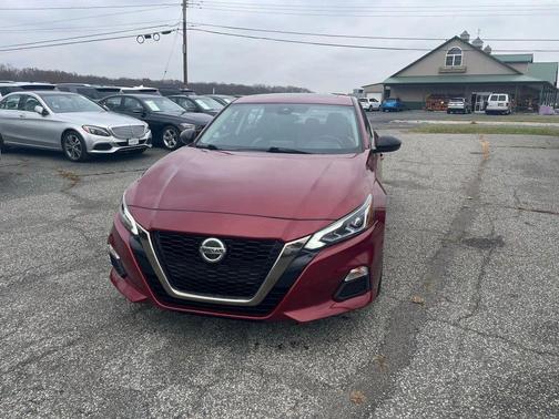 2020 Nissan Altima SR FWD