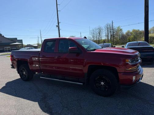 Red 2018 Chevrolet Silverado 1500 2LT