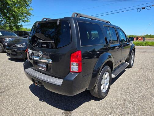 2011 Nissan Pathfinder SV