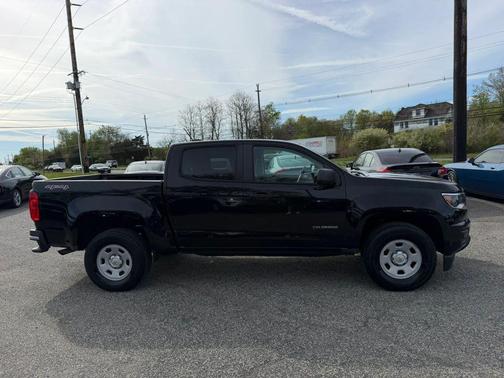Black 2017 Chevrolet Colorado WT