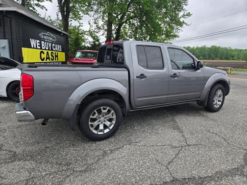 Gun Metallic 2021 Nissan Frontier SV