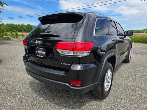Diamond Black Crystal Pearlcoat 2019 Jeep Grand Cherokee Laredo
