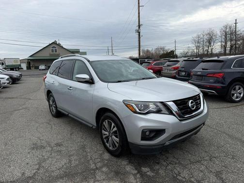 Brilliant Silver 2018 Nissan Pathfinder SV