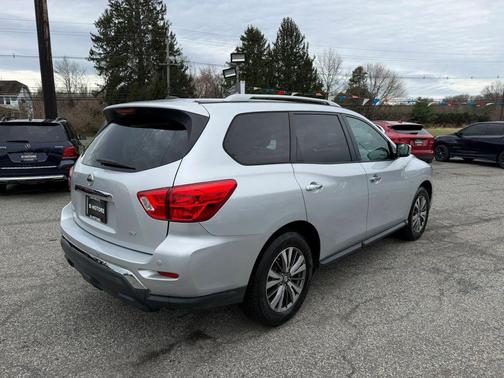 Brilliant Silver 2018 Nissan Pathfinder SV