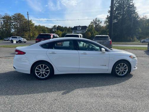 2017 Ford Fusion Hybrid SE