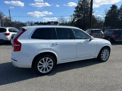 White 2016 Volvo XC90 T6 Inscription