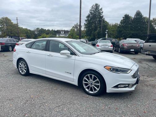 2017 Ford Fusion Hybrid SE