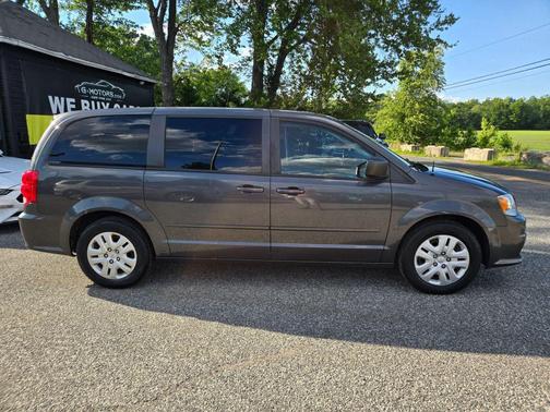 Granite Pearlcoat 2017 Dodge Grand Caravan SE