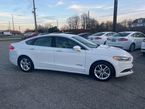 2018 Ford Fusion Hybrid SE
