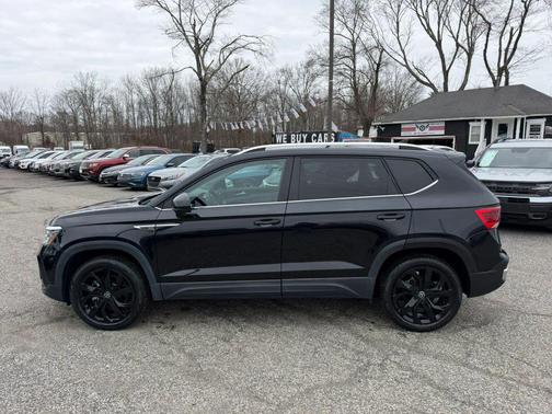 2022 Volkswagen Taos 1.5T SEL