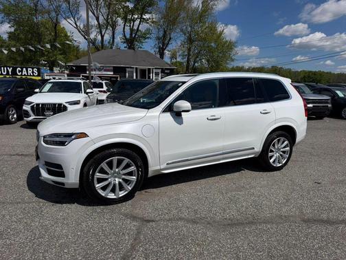 Crystal White Pearl Metallic 2017 Volvo XC90 Hybrid T8 Inscription