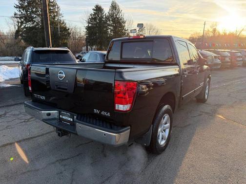 2012 Nissan Titan SV