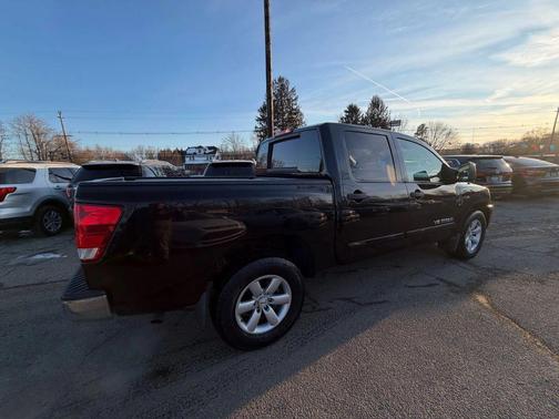 2012 Nissan Titan SV
