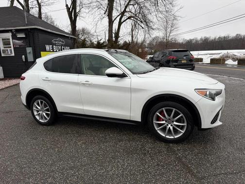 2019 Alfa Romeo Stelvio Ti Sport