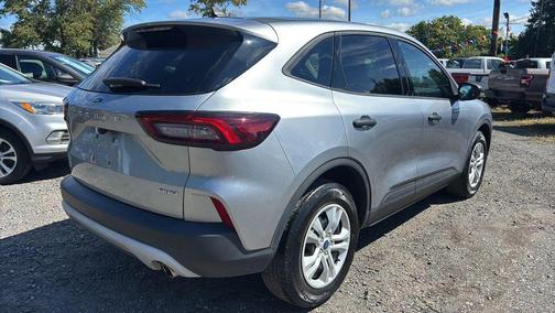 Carbonized Gray Metallic 2023 Ford Escape SE