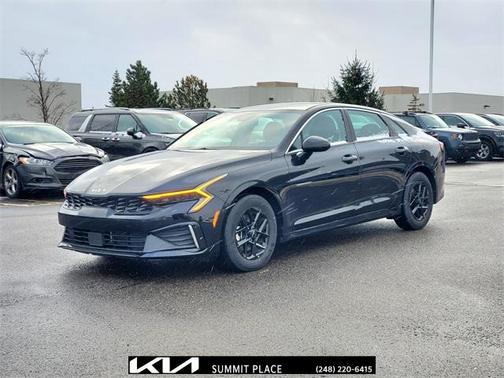 2025 Kia K5 LXS