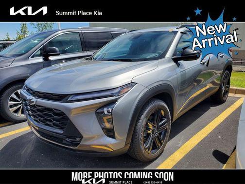 Sterling Gray Metallic 2024 Chevrolet Trax FWD ACTIV