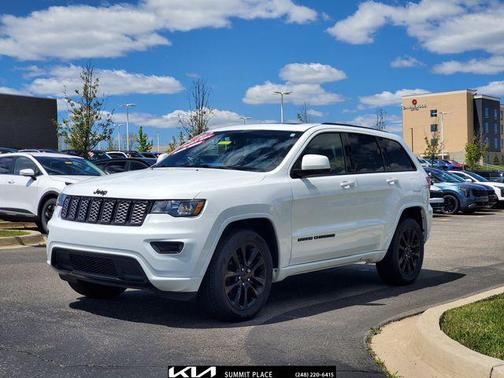 Bright White Clearcoat 2020 Jeep Grand Cherokee Altitude