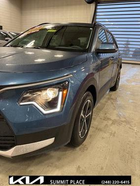 2025 Kia Niro EX