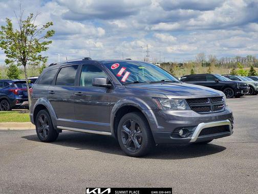 Granite Pearlcoat 2019 Dodge Journey Crossroad