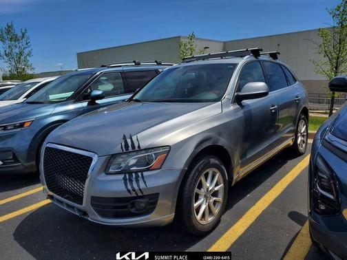 Ice Silver Metallic 2010 Audi Q5 3.2 Premium quattro