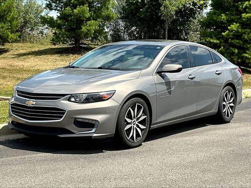 Pepperdust Metallic 2017 Chevrolet Malibu 1LT