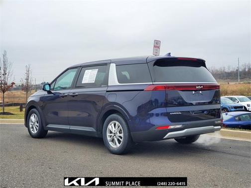 2023 Kia Carnival LX