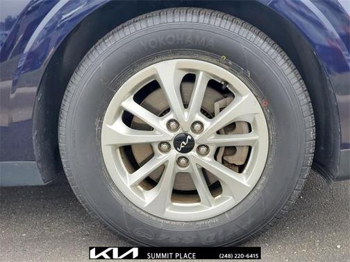 2023 Kia Carnival LX