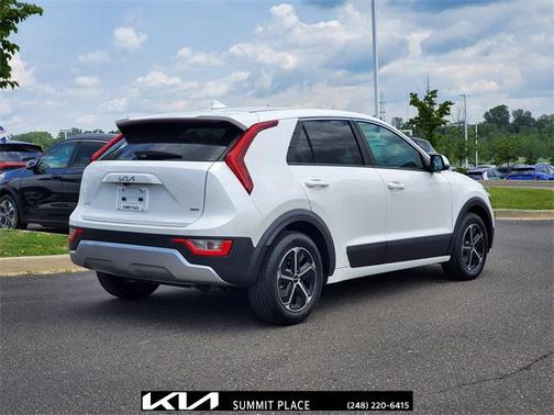 2023 Kia Niro LX