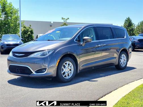 2020 Chrysler Pacifica Touring