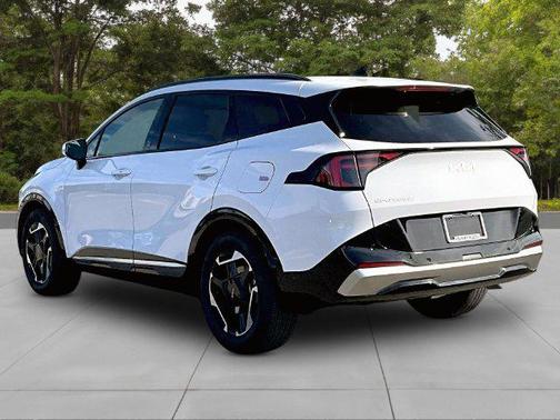 Glacial White Pearl 2026 Kia Sportage SX