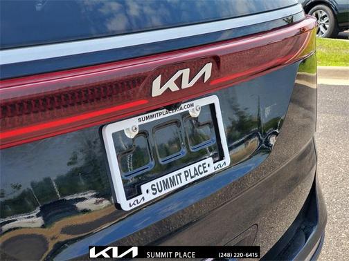 2023 Kia Carnival LX