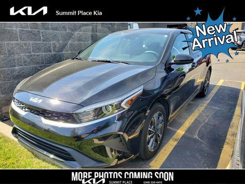 Aurora Black 2024 Kia Forte LXS